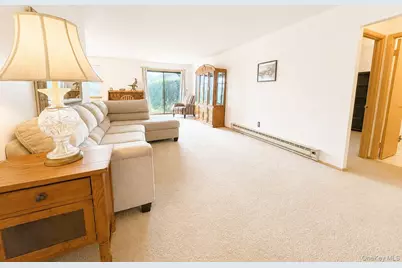 21 Village Park Drive #2C, Fishkill, NY 12524 - Photo 5
