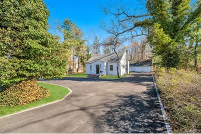 624 Townline Road, Hauppauge, NY 11788 - Photo 7