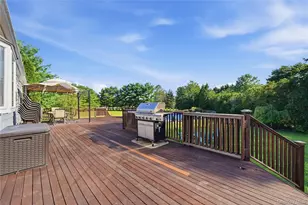 71 Triangle Ln, Calverton, NY 11933 - Photo 15