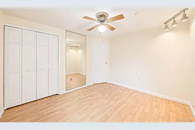 401 Birchwood Road, Medford, NY 11763 - Photo 21