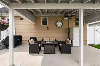 235 N Kings Avenue, Massapequa, NY 11758 - Photo 21
