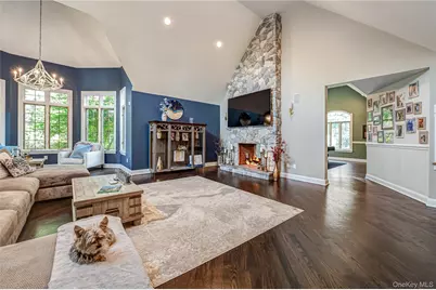 26 The Helm, East Islip, NY 11730 - Photo 17