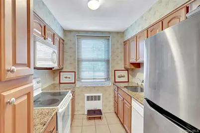 101 2nd Street #B11, Garden City, NY 11530 - Photo 7