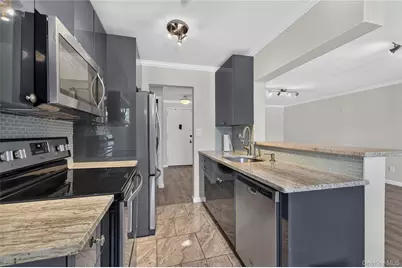 175 Maple Avenue #2M, Westbury, NY 11590 - Photo 11