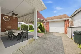 2320 Saratoga St, Oceanside, NY 11572 - Photo 23