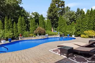 6 Hayloft Ct, Smithtown, NY 11787 - Photo 25