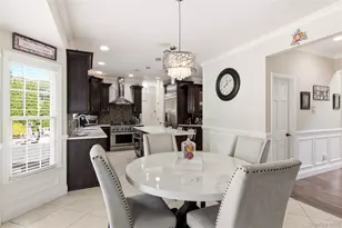 6 Hayloft Ct, Smithtown, NY 11787 - Photo 9
