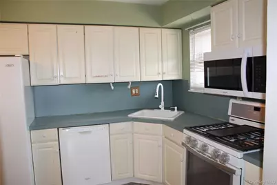 92 Lombardy Drive, Shirley, NY 11967 - Photo 7
