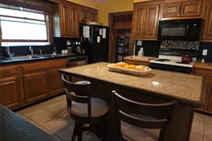 33 Elmwood Ave, Selden, NY 11784 - Photo 19