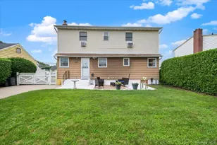 210 N 5th St, Bethpage, NY 11714 - Photo 27