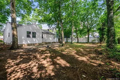 17 Lake Prom, Ronkonkoma, NY 11779 - Photo 23
