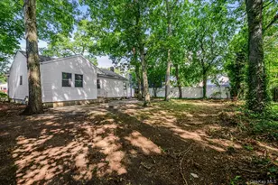 17 Lake Prom, Ronkonkoma, NY 11779 - Photo 23