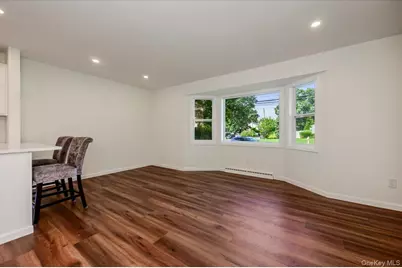 17 Lake Prom, Ronkonkoma, NY 11779 - Photo 5