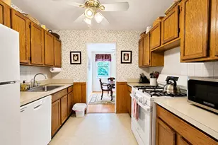 76 Dehaven Dr Dehaven, Yonkers, NY 10703 - Photo 3