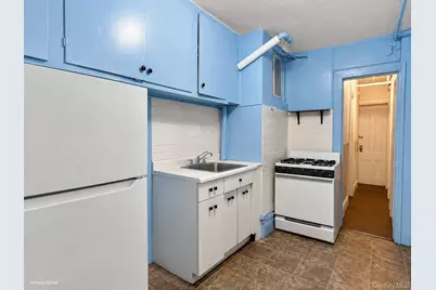 32-17 46 Street, Astoria, NY 11103 - Photo 3