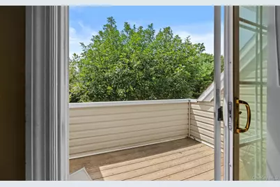 110 Joseph Lane, Dix Hills, NY 11746 - Photo 7