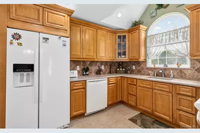 110 Joseph Lane, Dix Hills, NY 11746 - Photo 5