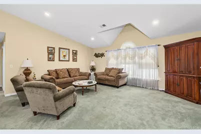 110 Joseph Lane, Dix Hills, NY 11746 - Photo 13