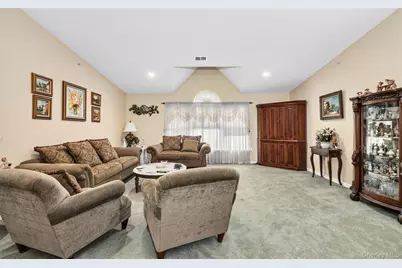 110 Joseph Lane, Dix Hills, NY 11746 - Photo 11
