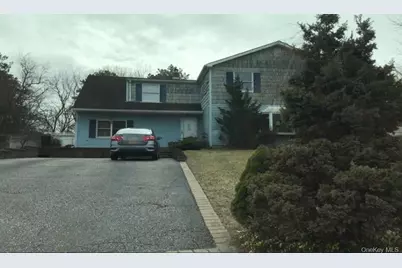 5 Norway Pine Drive, Medford, NY 11763 - Photo 1