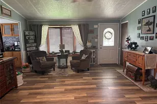 1661 Old Country Rd, Riverhead, NY 11901 - Photo 13