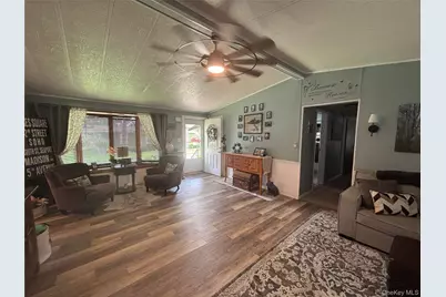 1661 Old Country Road #454, Riverhead, NY 11901 - Photo 15