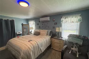 1661 Old Country Rd, Riverhead, NY 11901 - Photo 33