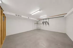 61-49 Grand Ave, Maspeth, NY 11378 - Photo 17
