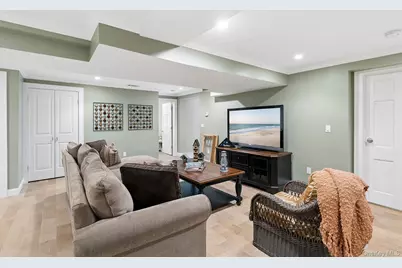 245 Meadows W, Bridgehampton, NY 11932 - Photo 29