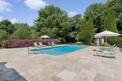 245 Meadows W, Bridgehampton, NY 11932 - Photo 37