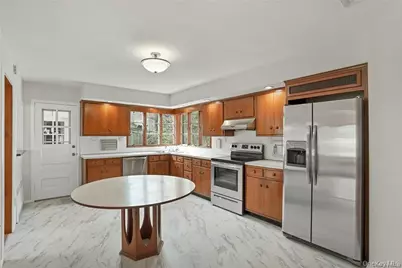 17 Brookside Avenue, Airmont, NY 10901 - Photo 9