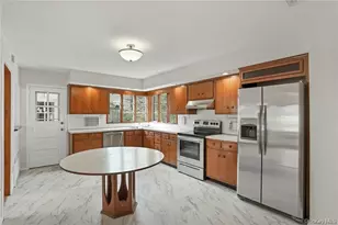 17 Brookside Ave, Airmont, NY 10901 - Photo 9
