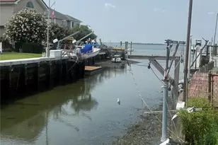 42 W 14th Rd, Broad Channel, NY 11693 - Photo 11