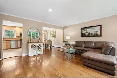 38 Briarwood Lane, Plainview, NY 11803 - Photo 3