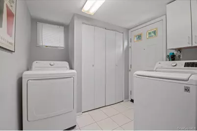 38 Briarwood Lane, Plainview, NY 11803 - Photo 21