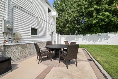 38 Briarwood Lane, Plainview, NY 11803 - Photo 23
