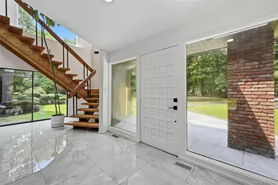 12 Lost Meadow, Port Jefferson, NY 11777 - Photo 3
