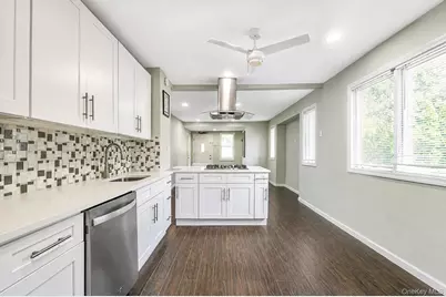 508 Michigan Street, Ronkonkoma, NY 11779 - Photo 7