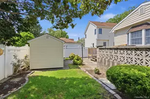 1315 Scimitar Ave, Elmont, NY 11003 - Photo 21