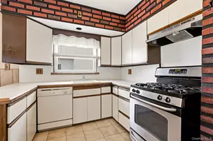 1315 Scimitar Ave, Elmont, NY 11003 - Photo 13