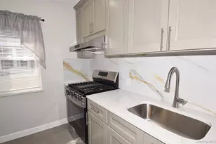 73-36 197th St, Fresh Meadows, NY 11366 - Photo 9