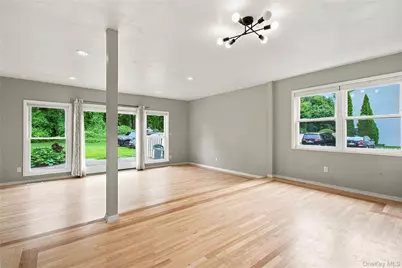 8 Manors Drive, Jericho, NY 11753 - Photo 9