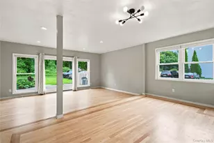 8 Manors Dr, Jericho, NY 11753 - Photo 9