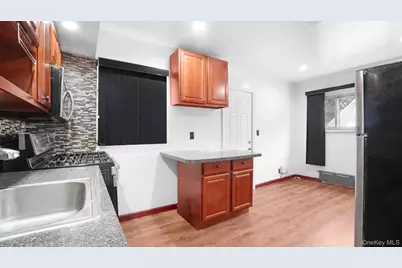 13715 170th Street, Jamaica, NY 11434 - Photo 9