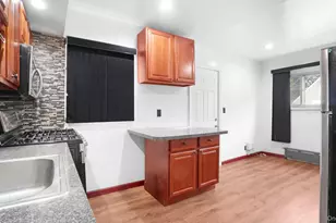 137-15 170th St, Jamaica, NY 11434 - Photo 9