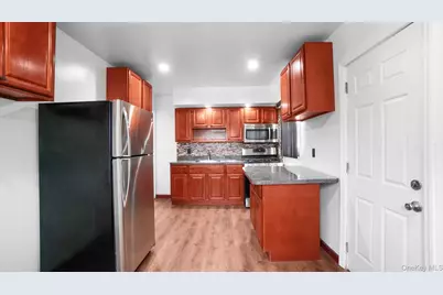 13715 170th Street, Jamaica, NY 11434 - Photo 7