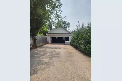 41 Prospect Place, Riverhead, NY 11901 - Photo 3