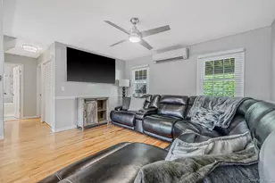 828 Strang Dr, Wantagh, NY 11793 - Photo 13