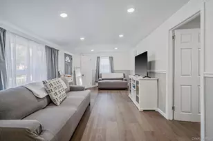 828 Strang Dr, Wantagh, NY 11793 - Photo 23