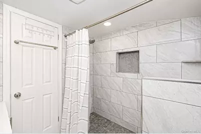 828 Strang Drive, Wantagh, NY 11793 - Photo 27